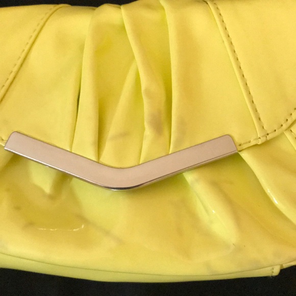 Candie’s Yellow Mini Purse - Picture 3 of 5